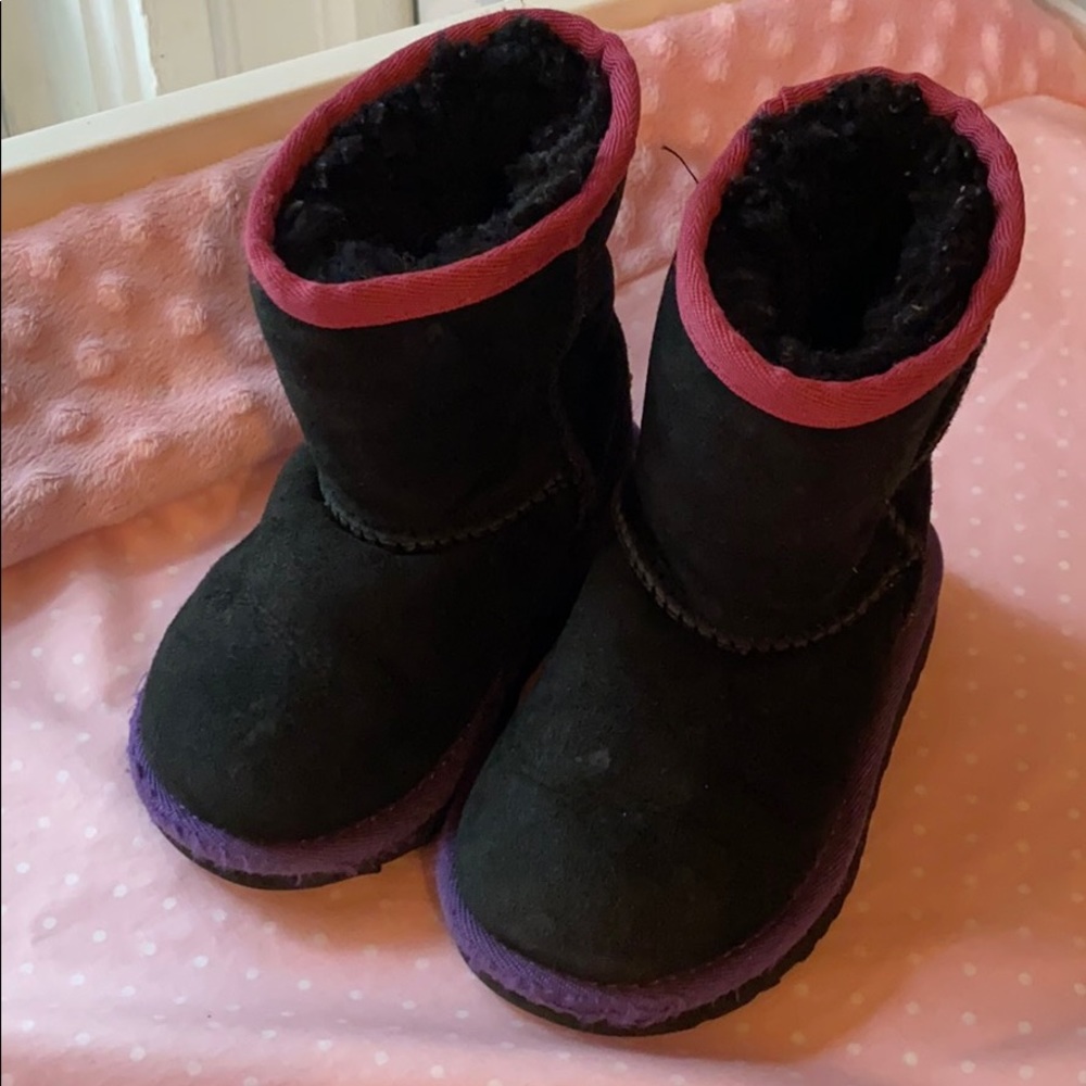 UGG AUSTRALIA  TODDLER GIRL SIZE 7